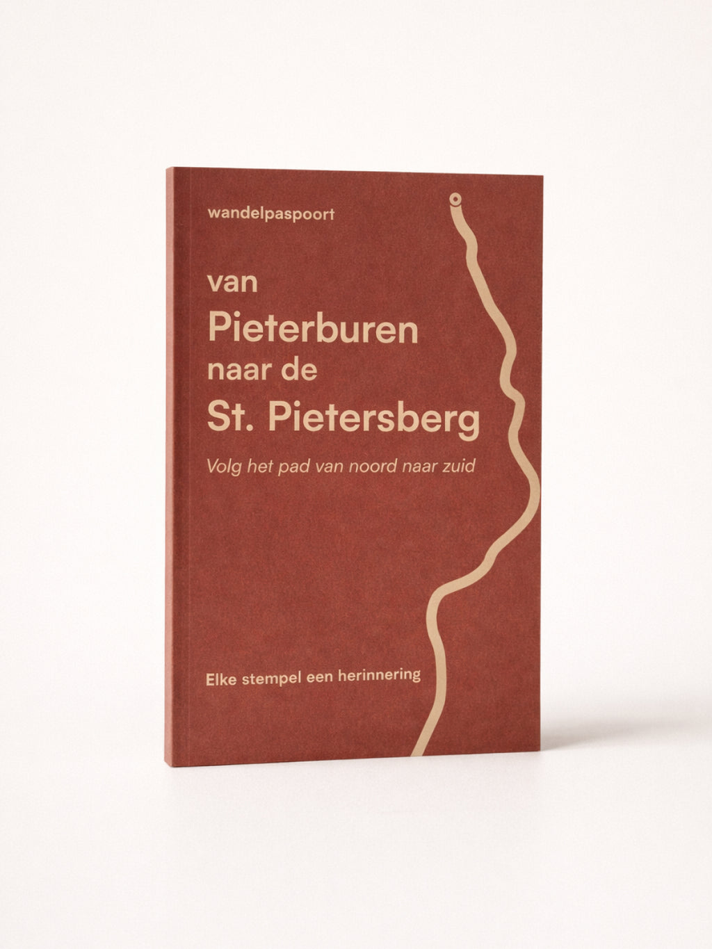 Wandelpaspoort voor de route van Pieterburen naar de Sint-Pietersberg (Pieterpad) met vaste stempelpunten onderweg